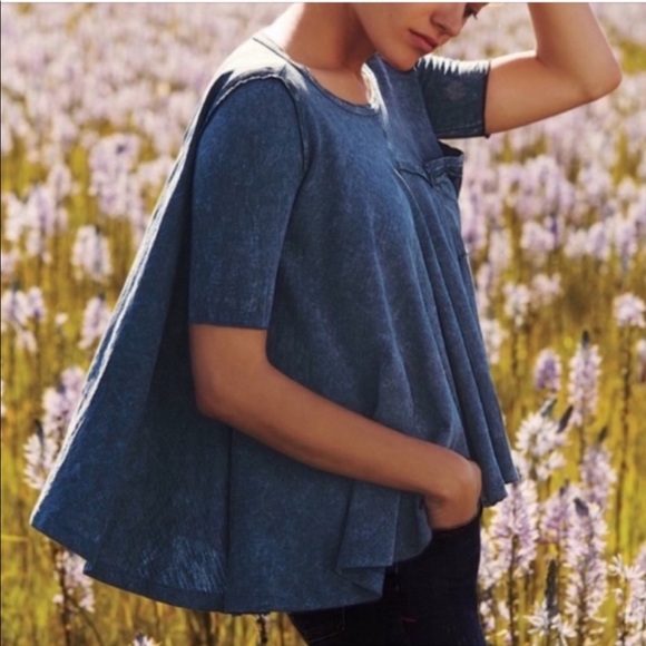 Ari + Ali NWT Anthropologie, Washed Blue Swing Tee - Picture 2 of 5